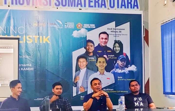 Ketua KT Sumut Dedi Dermawan MotivatorÂ  Training Jurnalistik