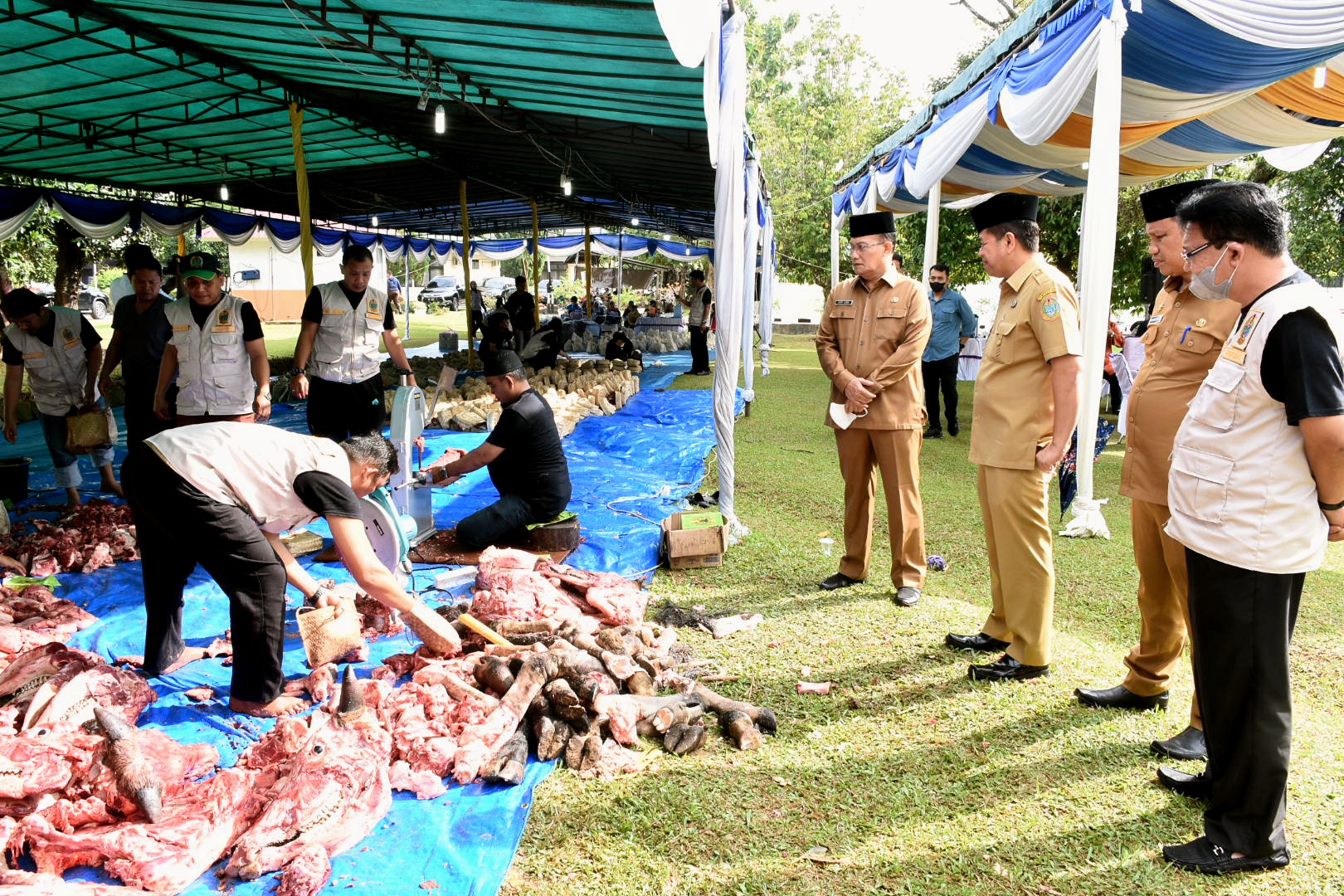 ASN Pemprov Sumut Sembelih 144 Ekor Sapi Kurban,Saling Berbagi kepada Masyarakat