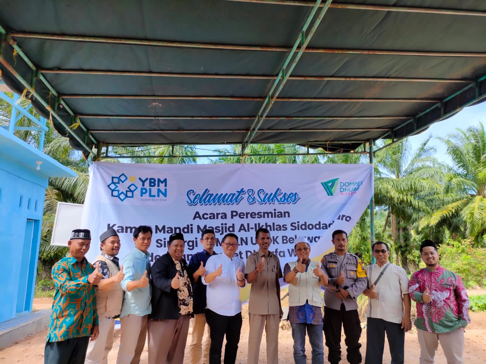 Bersama YBM PLN UPDK Belawan, DD Waspada Resmikan Fasilitas MCK di Karo