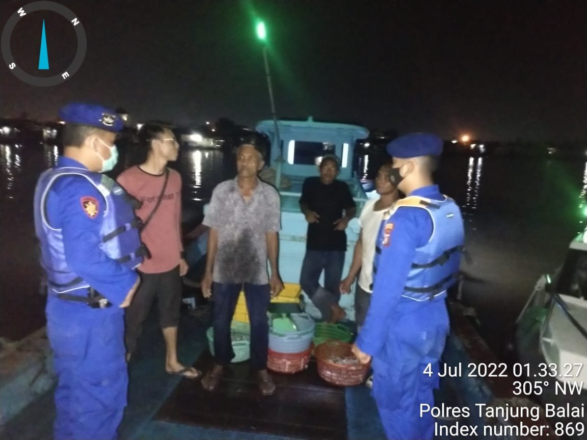 Minimalisir Tindak Kejahatan di Perairan, Patroli Satpolair Polres Tanjungbalai Hentikan dan Periksa Kapal Tanpa Nama