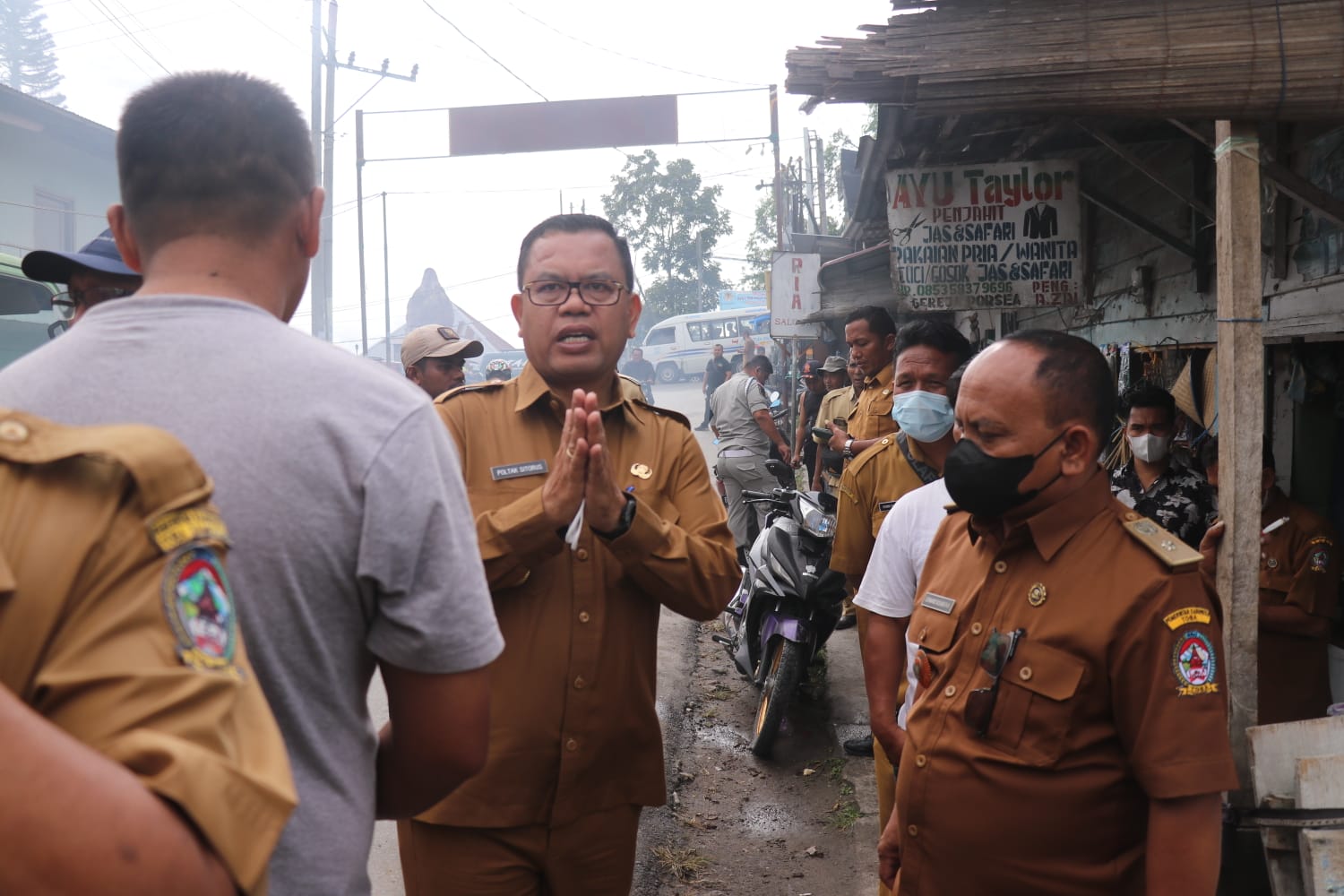 Bupati Toba Imbau Warga Menjaga Kebersihan di Porsea