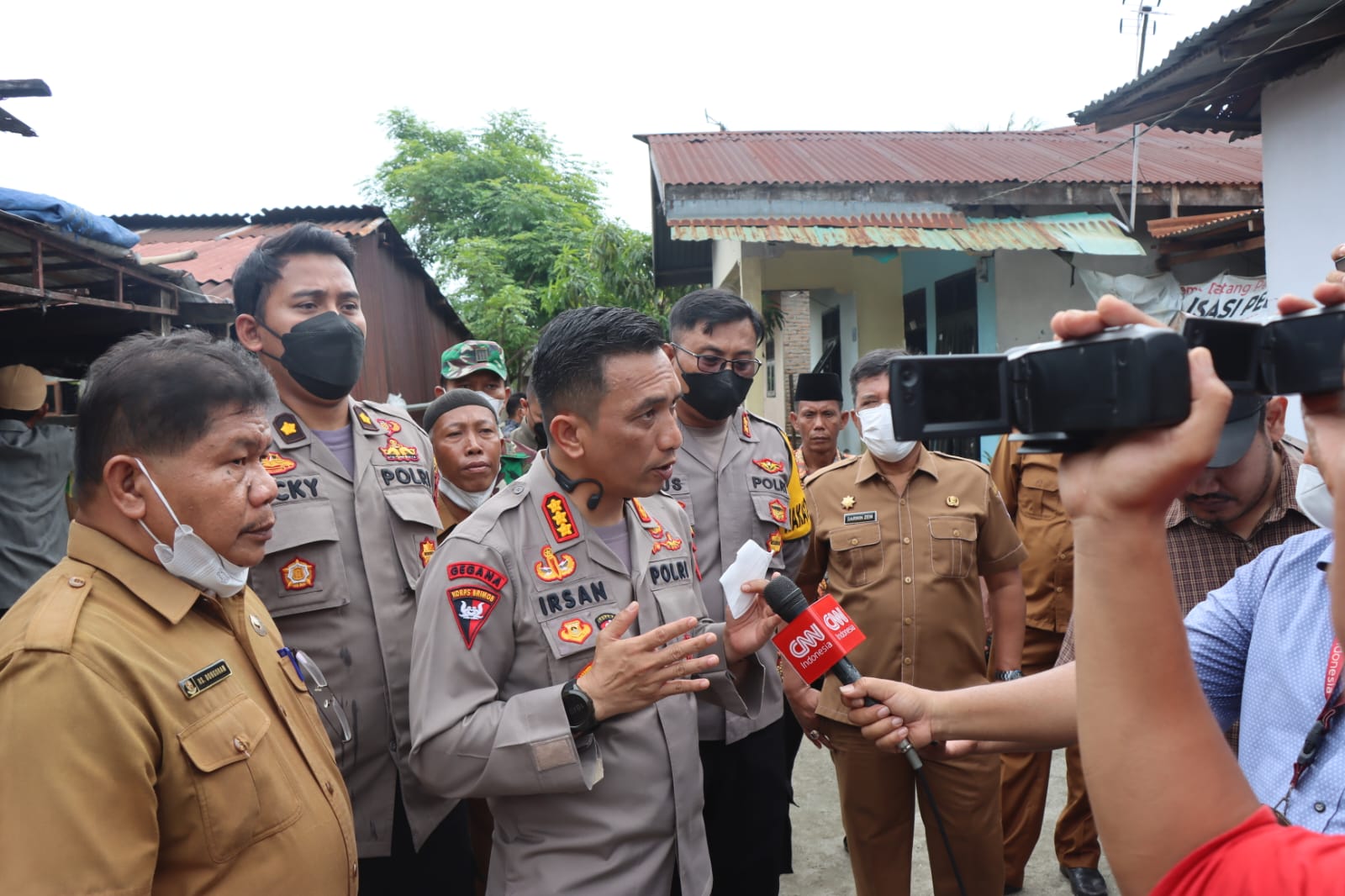 Cegah PMK Pada Ternak, Kapolresta Deli Serdang Tinjau Langsung Vaksinasi hewan di desa Sugiharjo Batang kuis