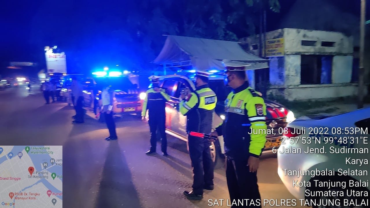 Cegah Pelanggaran Lalu Lintas Polres Tanjungbalai Laksanakan Kegiatan Blue Light Patrol dan Penjagaan