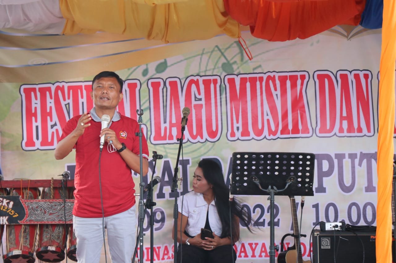 Kaum Muda Antusias Ikuti Festival Lagu dan Musik Akustik 2022.