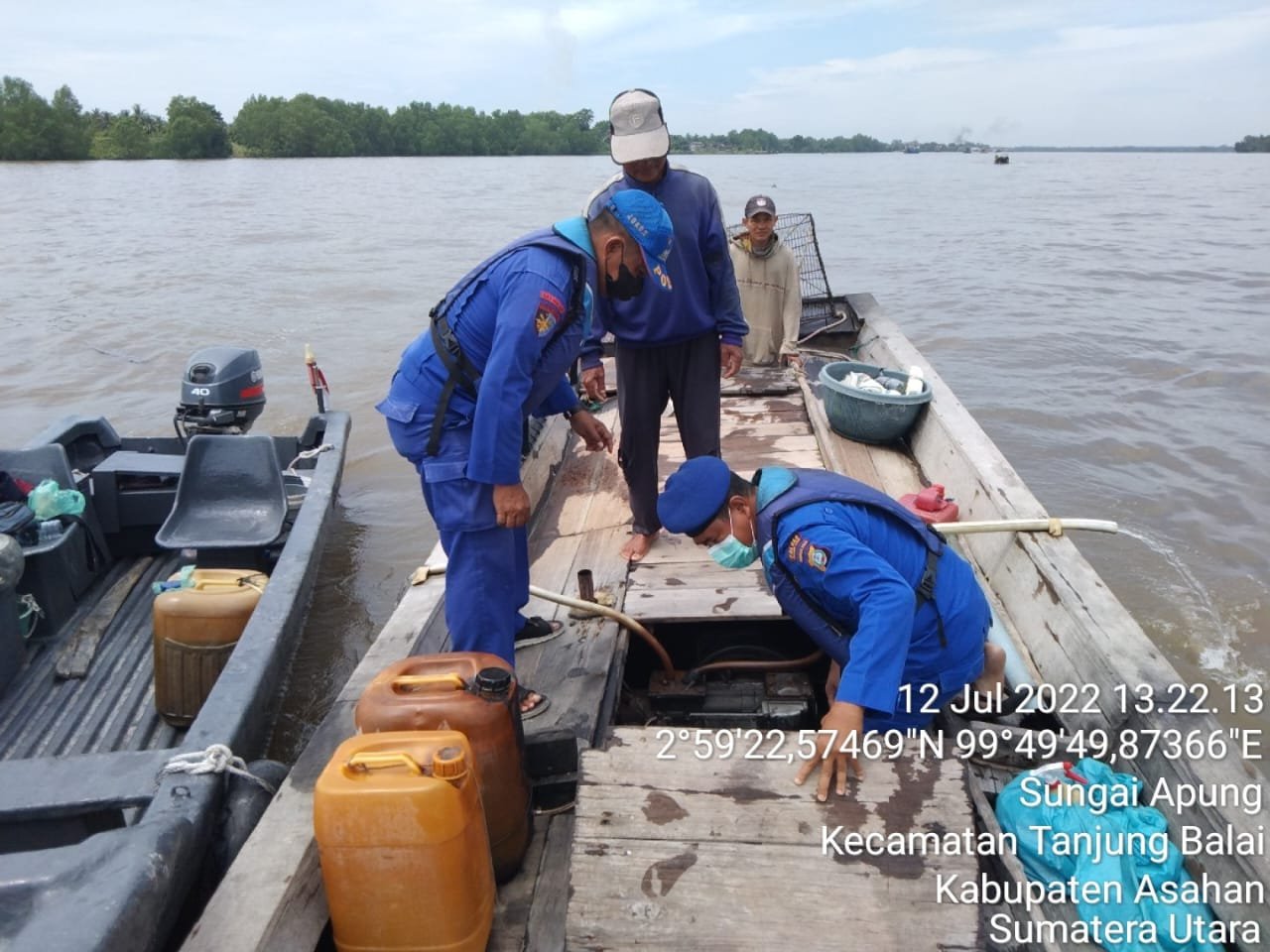 Patroli Perairan Satpolair Hentikan Kapal Tanpa Nama di Perairan Tanjung Balai