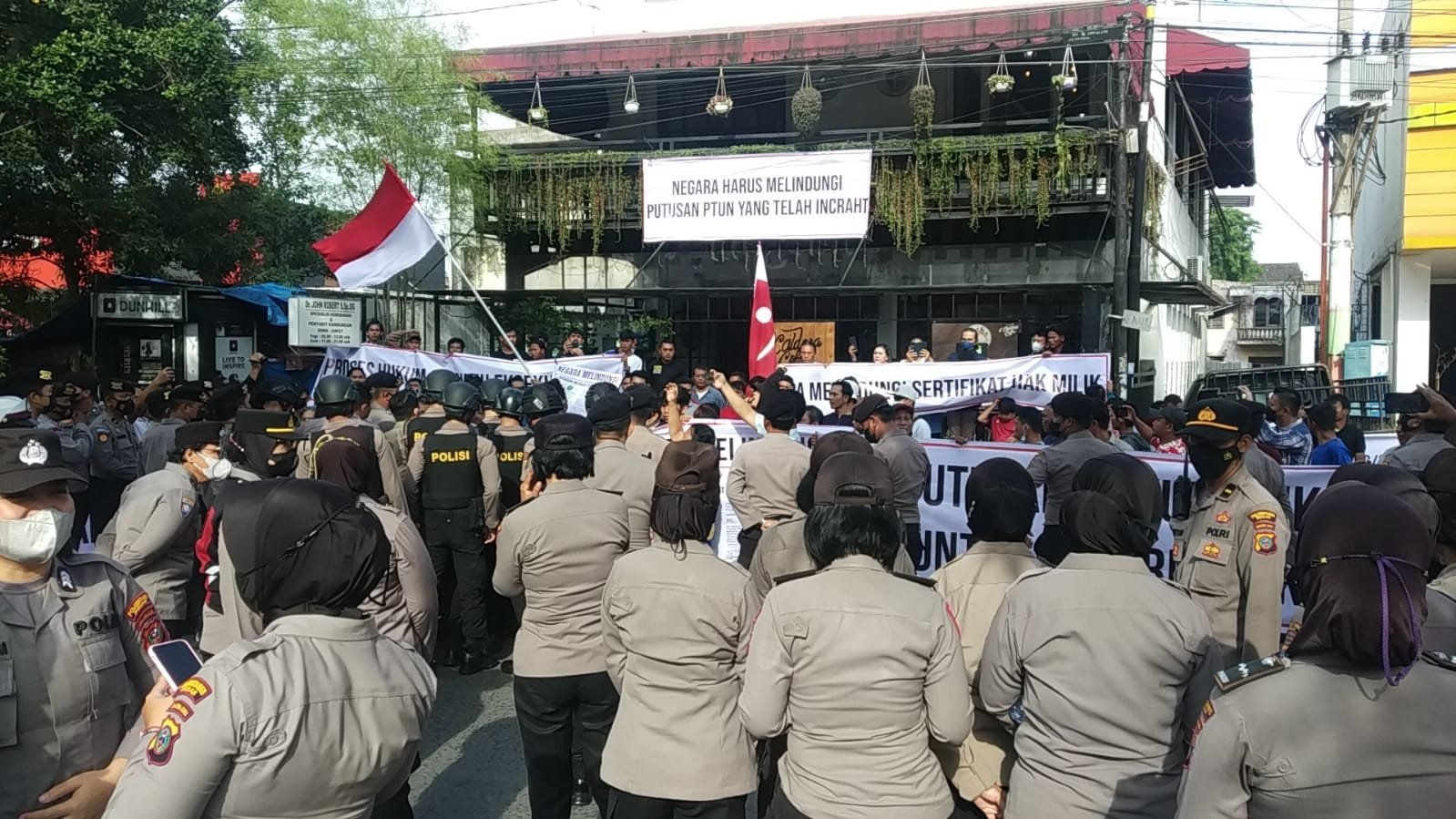 Dikawal Polisi dan TNI, Eksekusi RumahÂ  di Jalan Sisingamangaraja Medan Berjalan Lancar