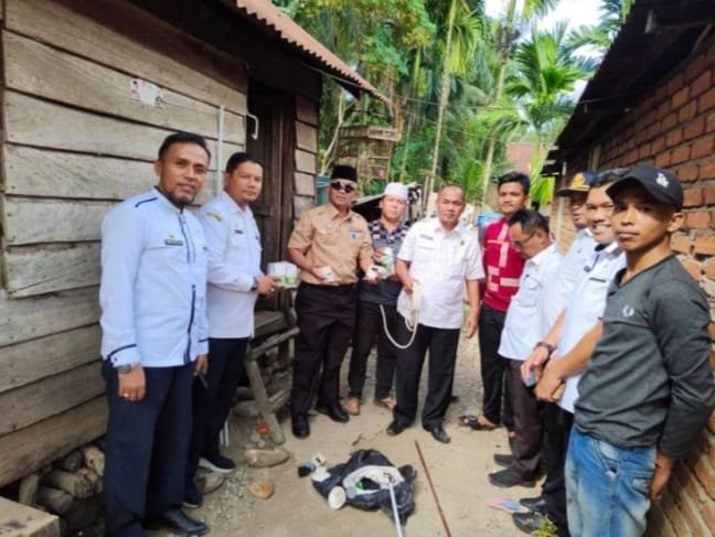 Plt Bupati Palas Tinjau Pemasangan Instalasi Listrik Gratis Kepada 50 RTM Program MESDM Sumut