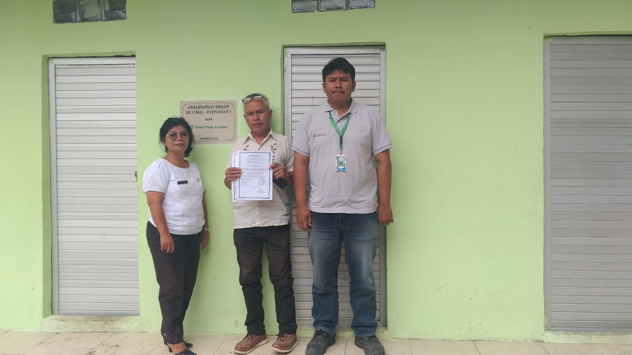SD Negeri 173635 Parparean Porsea Mendapat Bantuan Bangunan Toilet Dari TPL