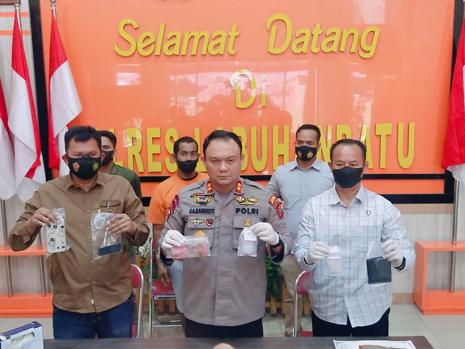 Satres Narkoba Polres Labuhan Batu Ringkus Residivis Bandar Narkoba yang Sempat Dihalangi Keluarga Ketika Hendak Ditangkap