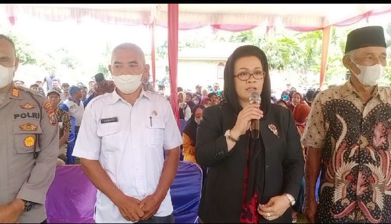 Sri Kumala SE, MM Jemput Aspirasi Masyarakat Desa Danau Sijabut