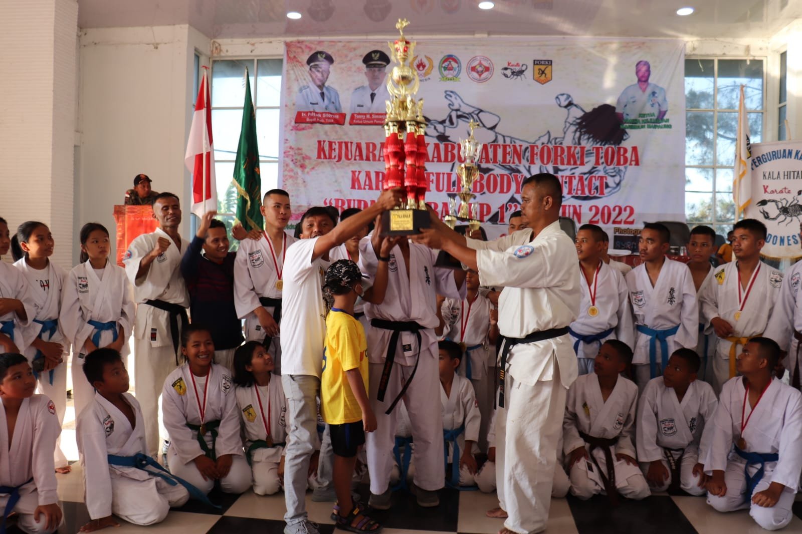 Balige Juara Umum Kejurkab Forki Toba-Bupati Cup I