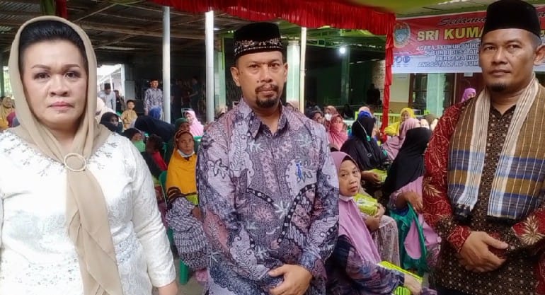 Reses Sri Kumala SE.MM Sekaligus Hadir Dalam Acara Syukuran Mushollah Dan PAUD di Kecamatan Air Batu
