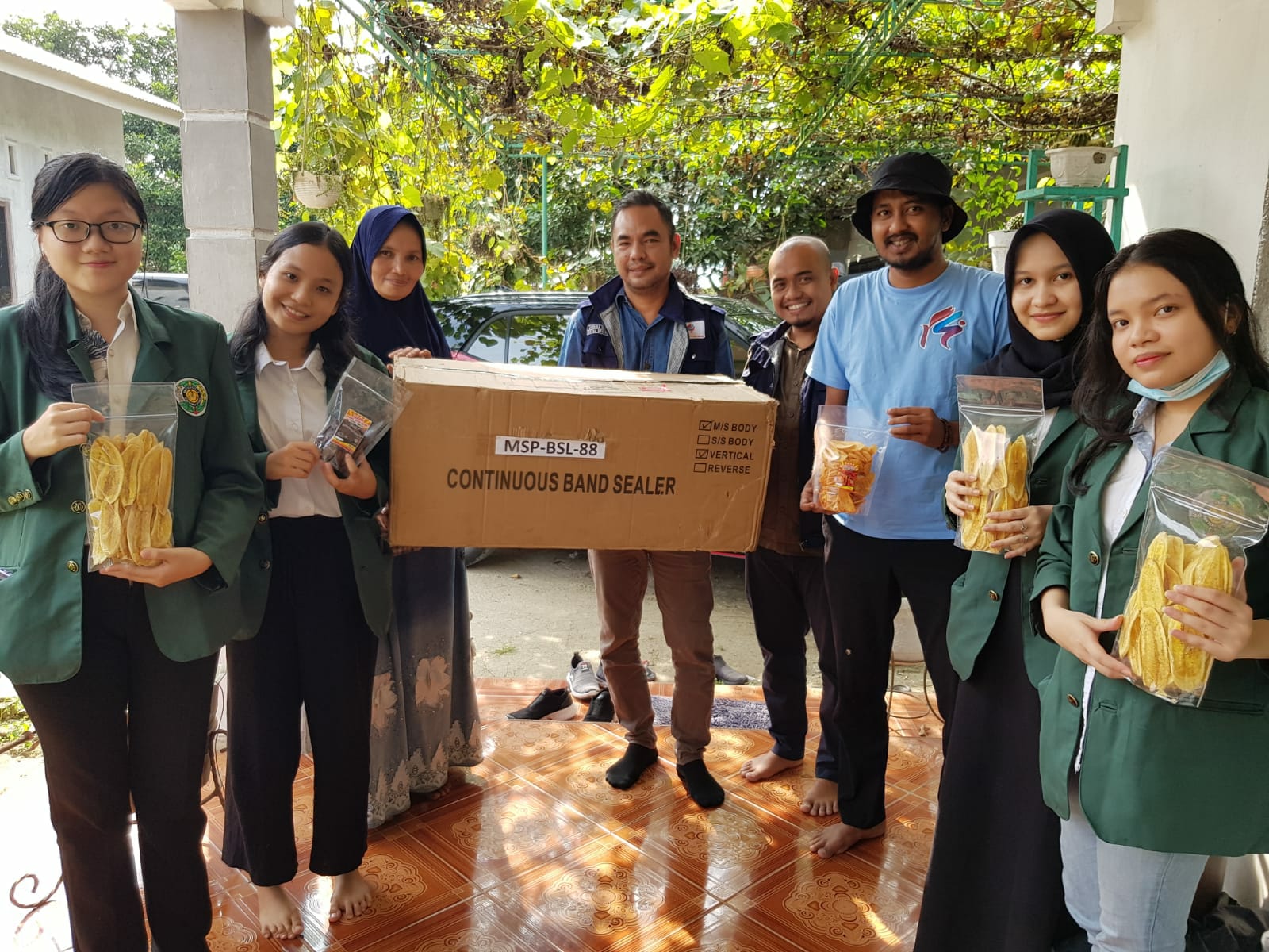 Rumah Sandiuno IndonesiaÂ  Memberikan Bantuan Continuous Band SealerÂ 