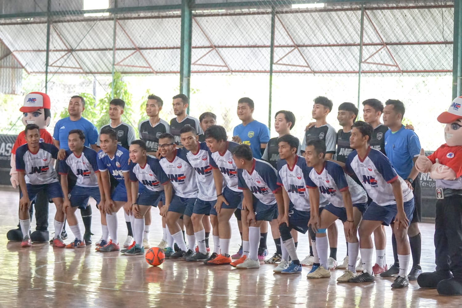 COSMO JNE FC siap berlaga di Kota Medan dan berikan Diskon Ongkir 20%