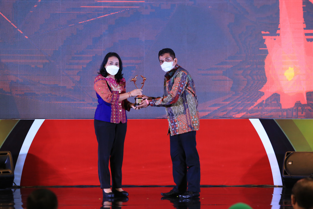 T. Tinggi Raih Penghargaan KLA 2022