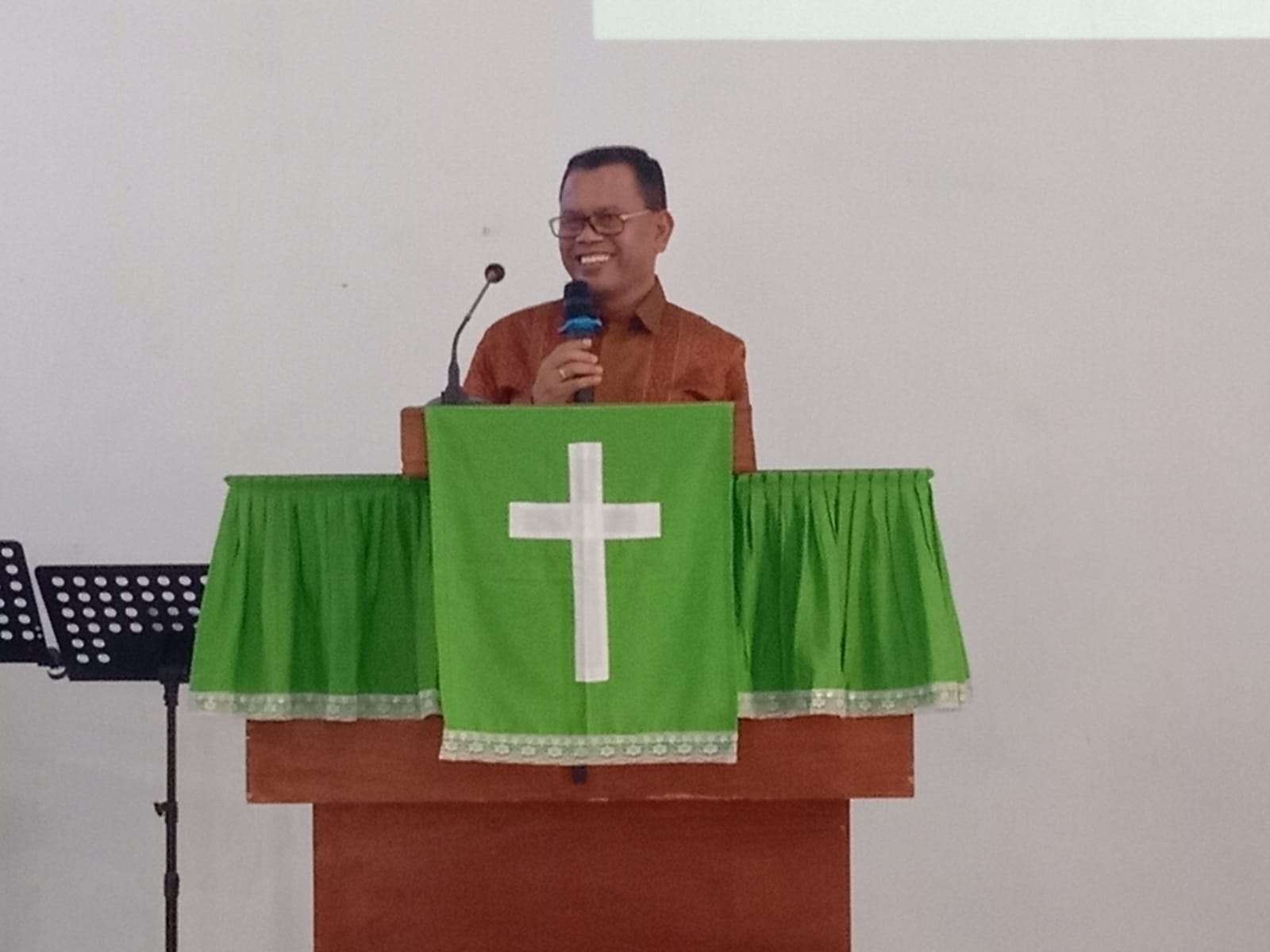 Bupati Toba Beserta Jajarannya Hadiri Pesta Syukur Gereja Methodist Indonesia di Balige