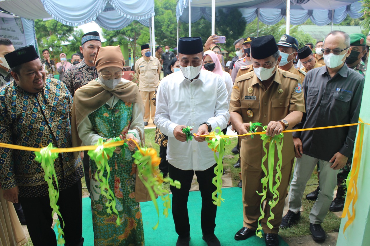 Gubsu Resmikan Gedung MA Sekolah Bintang Rabbani DD Waspada di Desa Rumah Sumbul