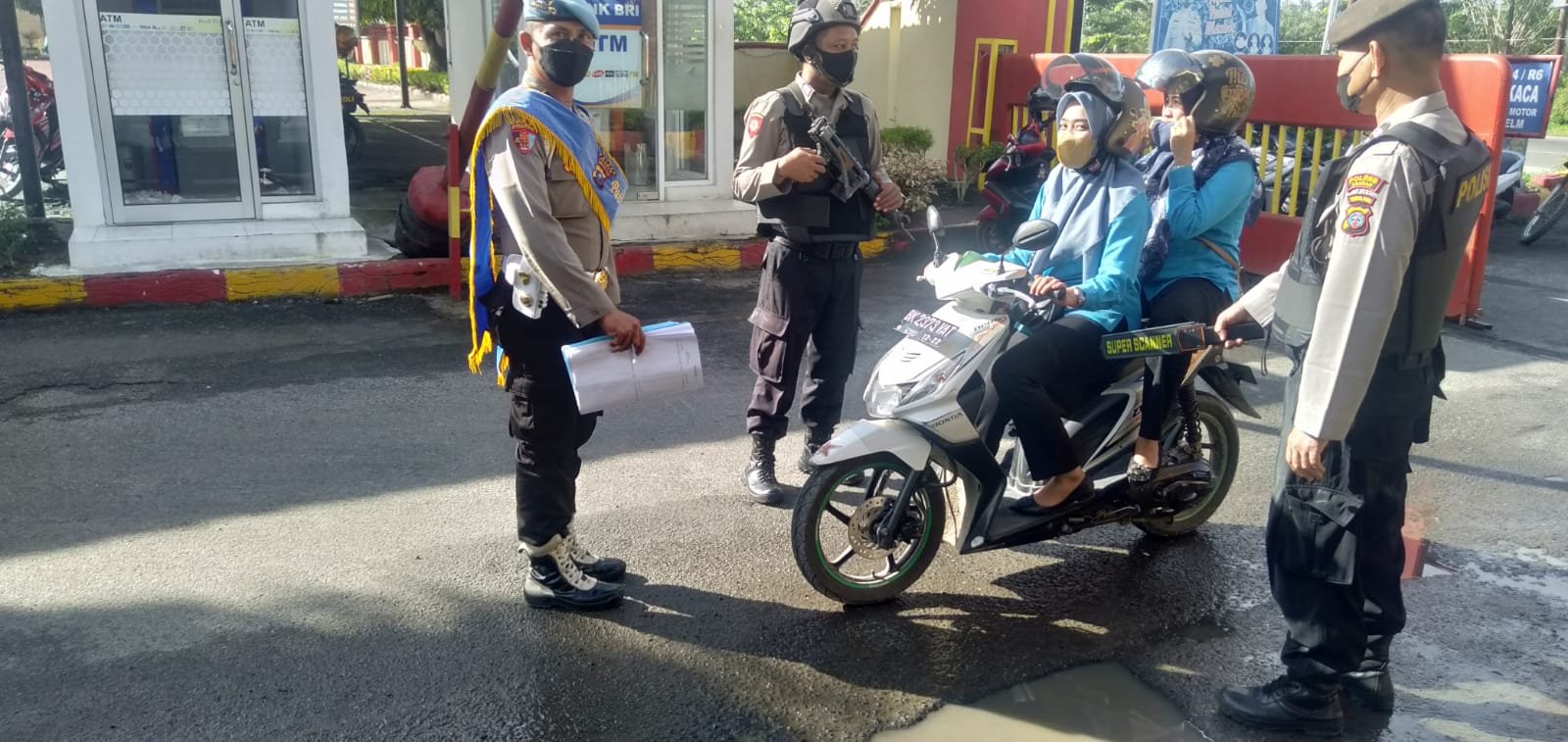 Si Propam Polres Asahan Lakukan Pengawasan Protokol Kesehatan Terhadap Pelayanan Publik di Mako