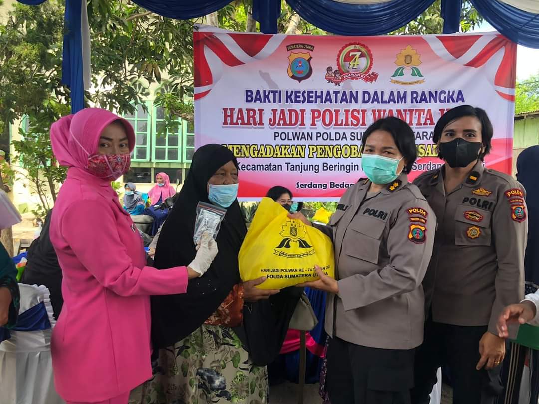 Sambut HUT Polwan Ke74, Polda Sumut laksanakan Bakti Kesehatan di Tanjung Beringin.