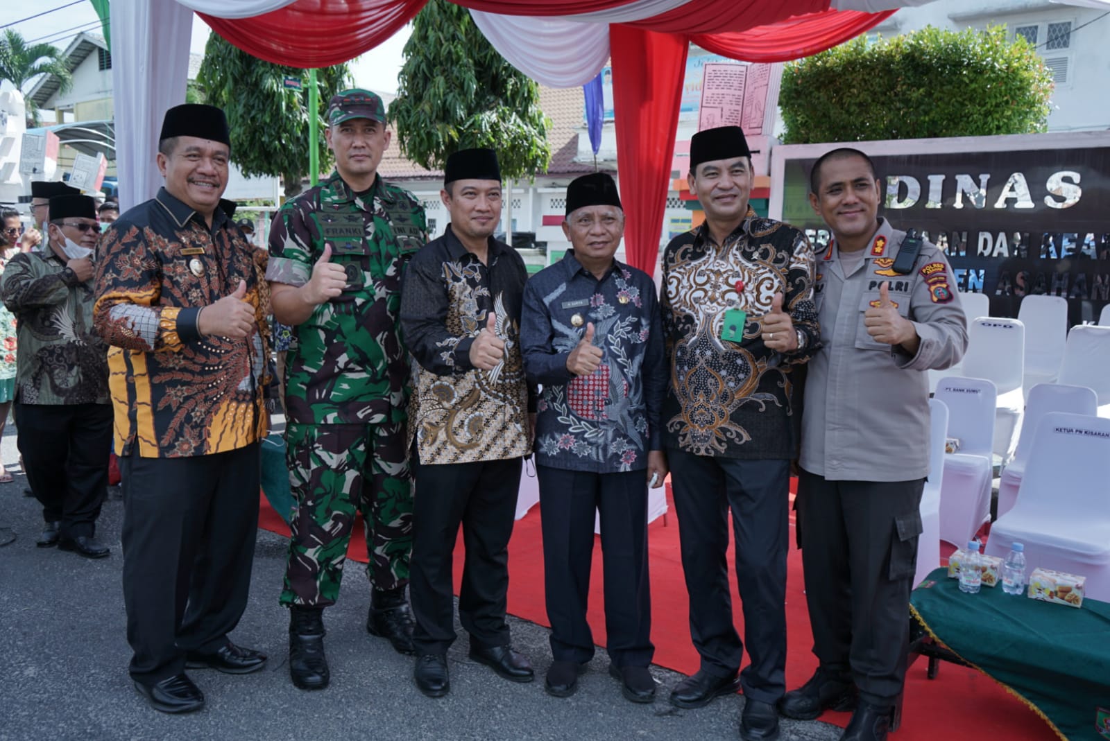 Pemkab Asahan Bagikan 10.000 Bendera Merah Putih