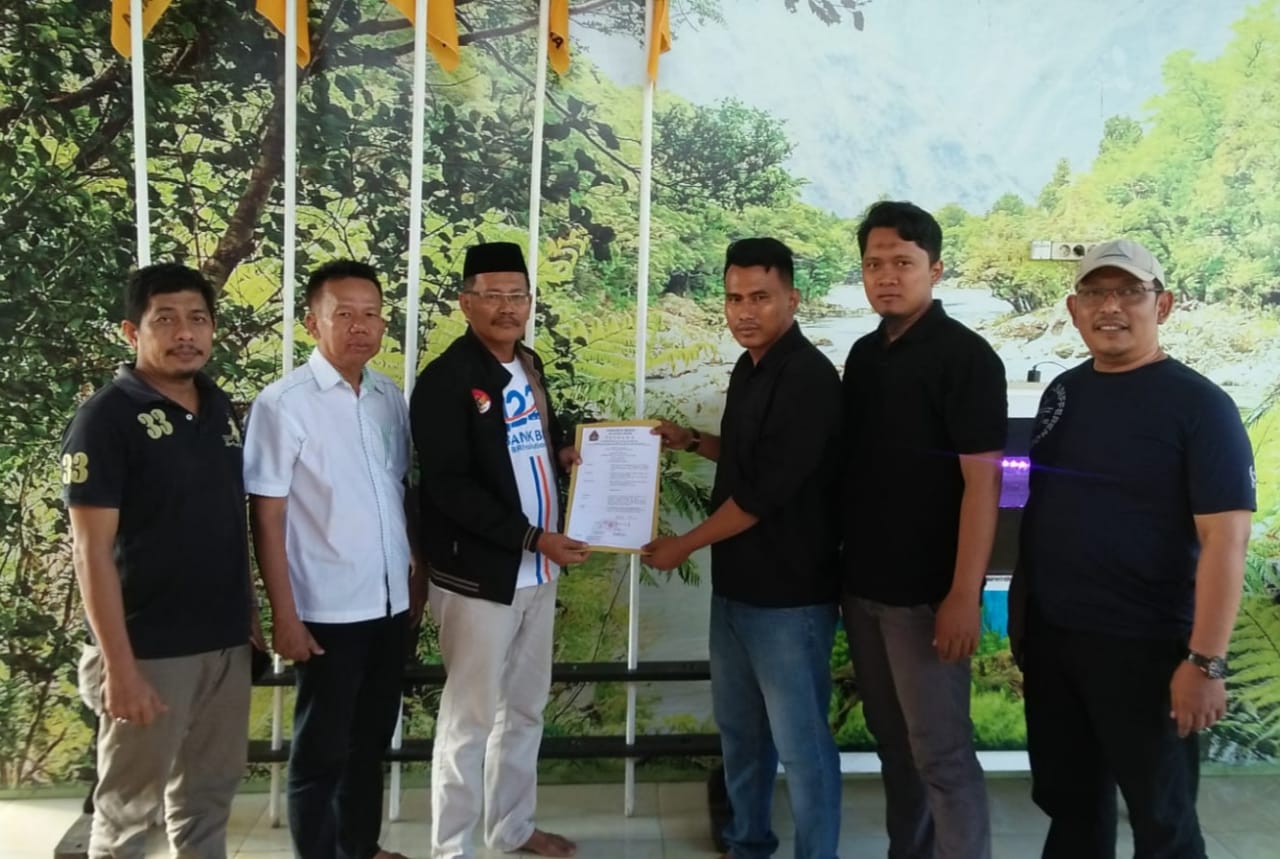 Ketum PB Pendawa Serahkan SK Kepengurusan LKBH Pendawa, Ini Komposisinya