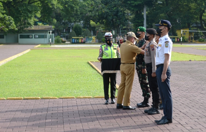 Kapoldasu Dampingi Gubsu Apel Gelar Pasukan OPS Toba W20 Thn 2022