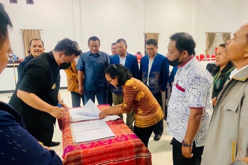 DPRD Kabupaten Samosir menyetujui Ranperda Pertanggungjawaban APBD Samosir T.A 2021 disahkan menjadi Perda