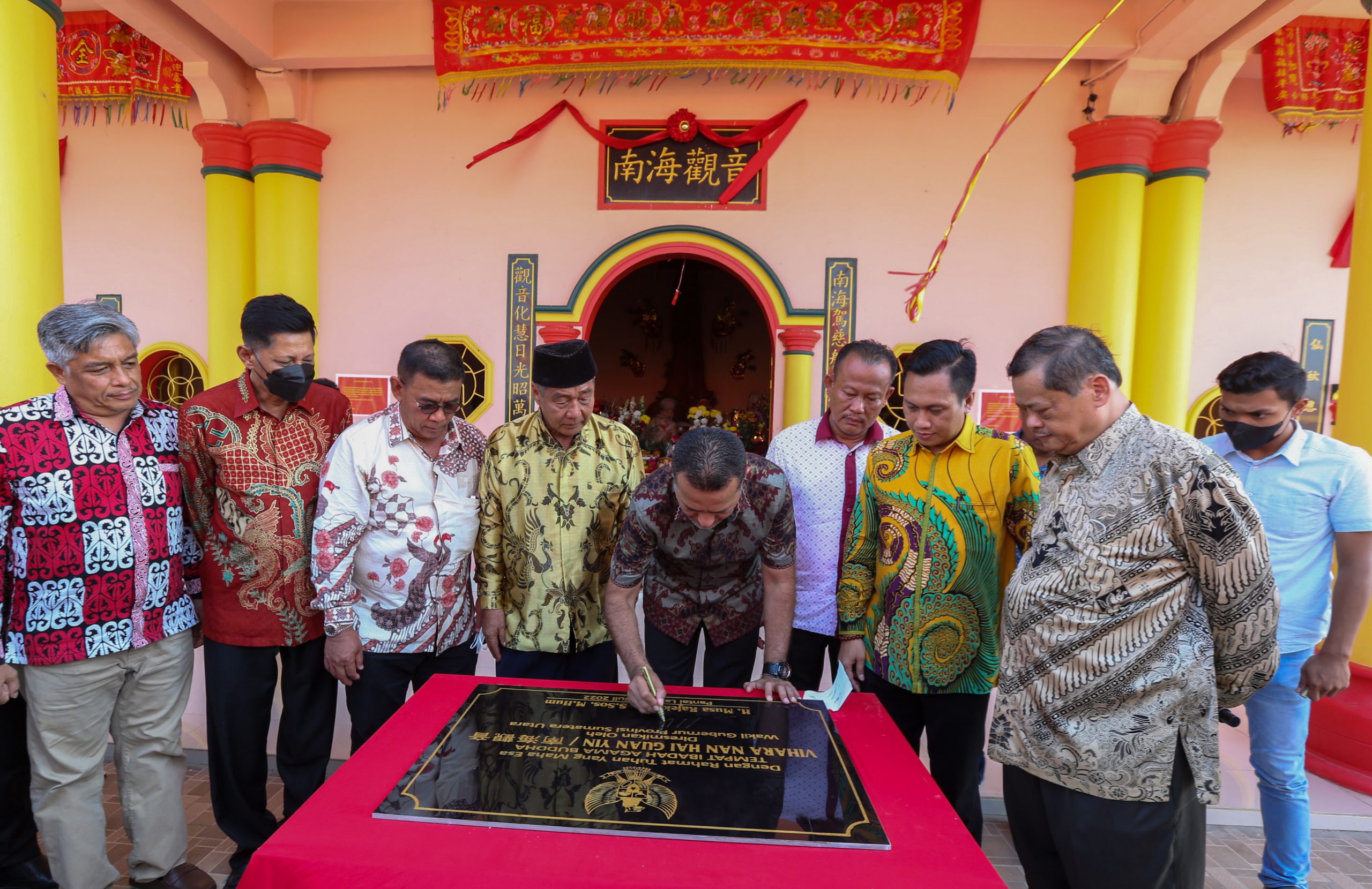 Resmikan Vihara Nan Hai Guan Yin,Â Musa Rajekshah Harapkan SelainÂ Beribadah Bisa Jadi Tempat Wisata