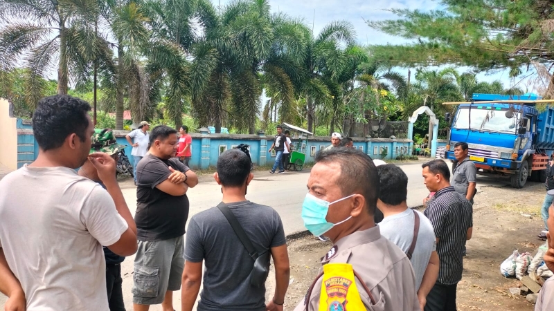 Warga Patumbak Demo Minta Galian C Ditutup