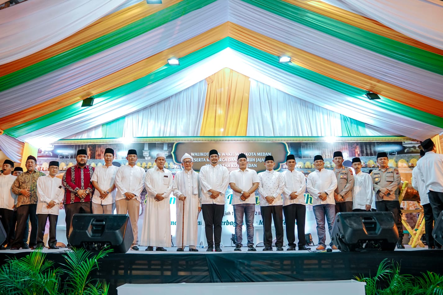 Sambut Hari Raya Idul Adha 1443 H, Bobby Nasution & Unsur Forkopimda Takbiran Di Balai Kota