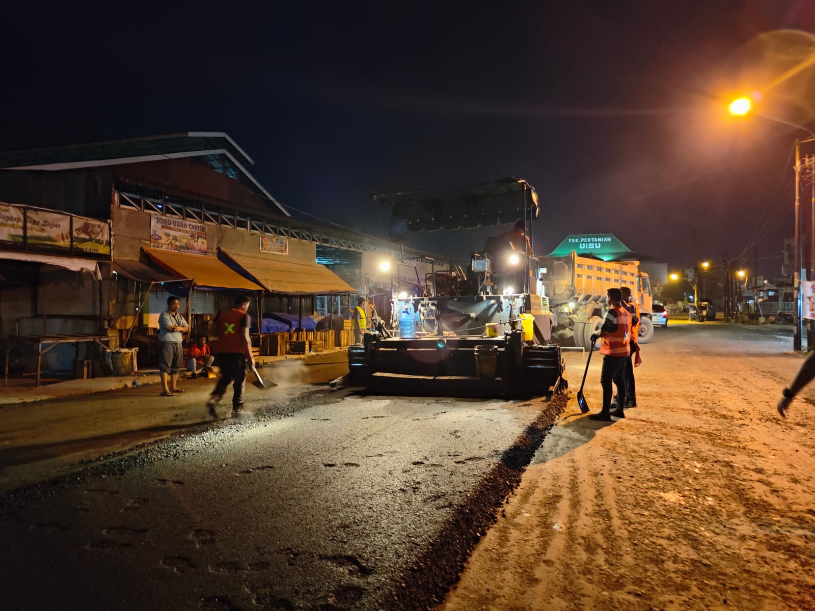 Jalan Karya Wisata Selesai Di Aspal, Warga dan Pedagang Rasakan Dampak Positif Pembangunan yang dilakukan Bobby Nasution