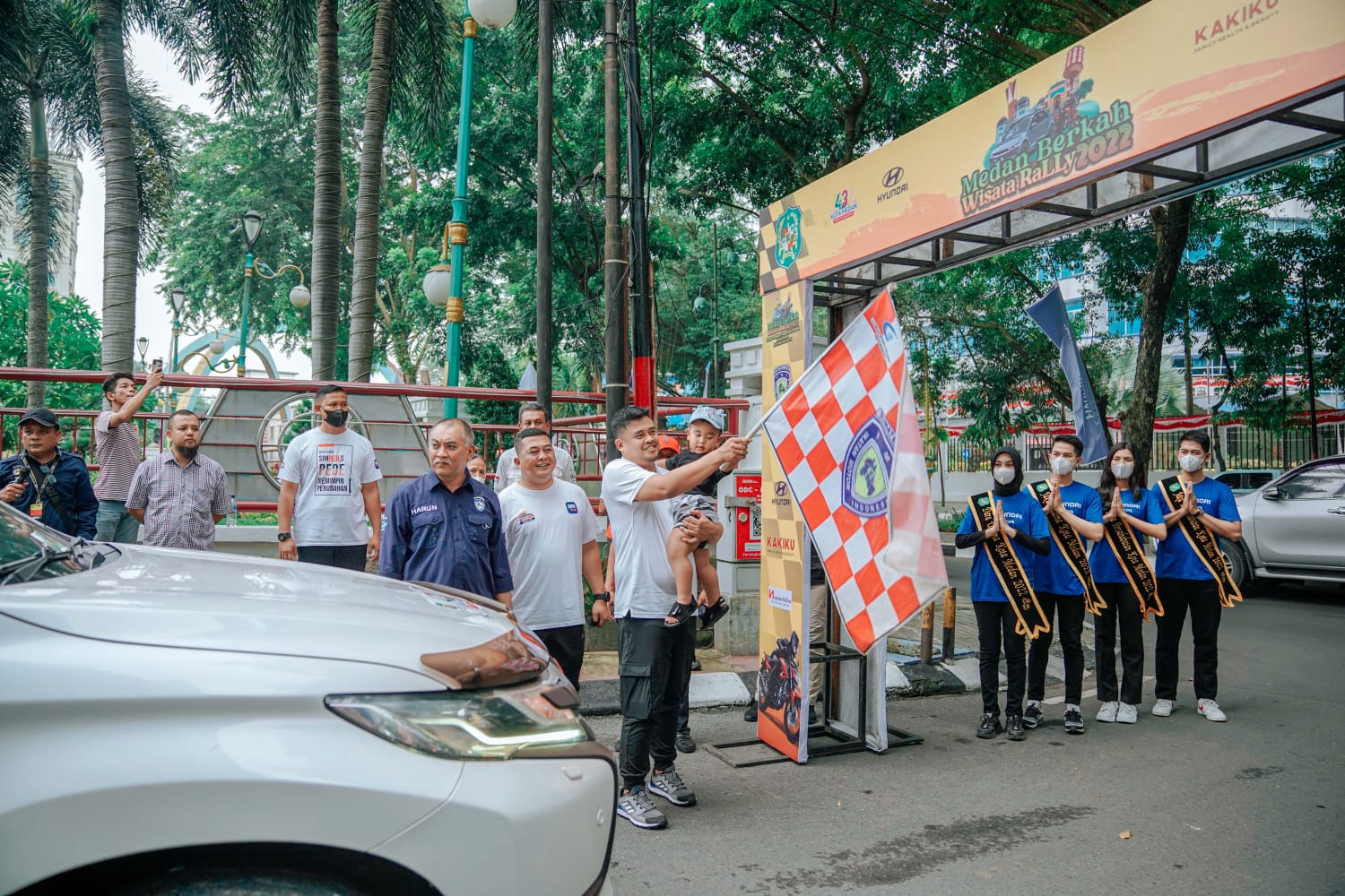 Lepas 50 Peserta Medan Berkah Wisata Rally 2022, Bobby Nasution: Angkat Wisata Kota Medan & Tingkatkan Disiplin Berlalulintas