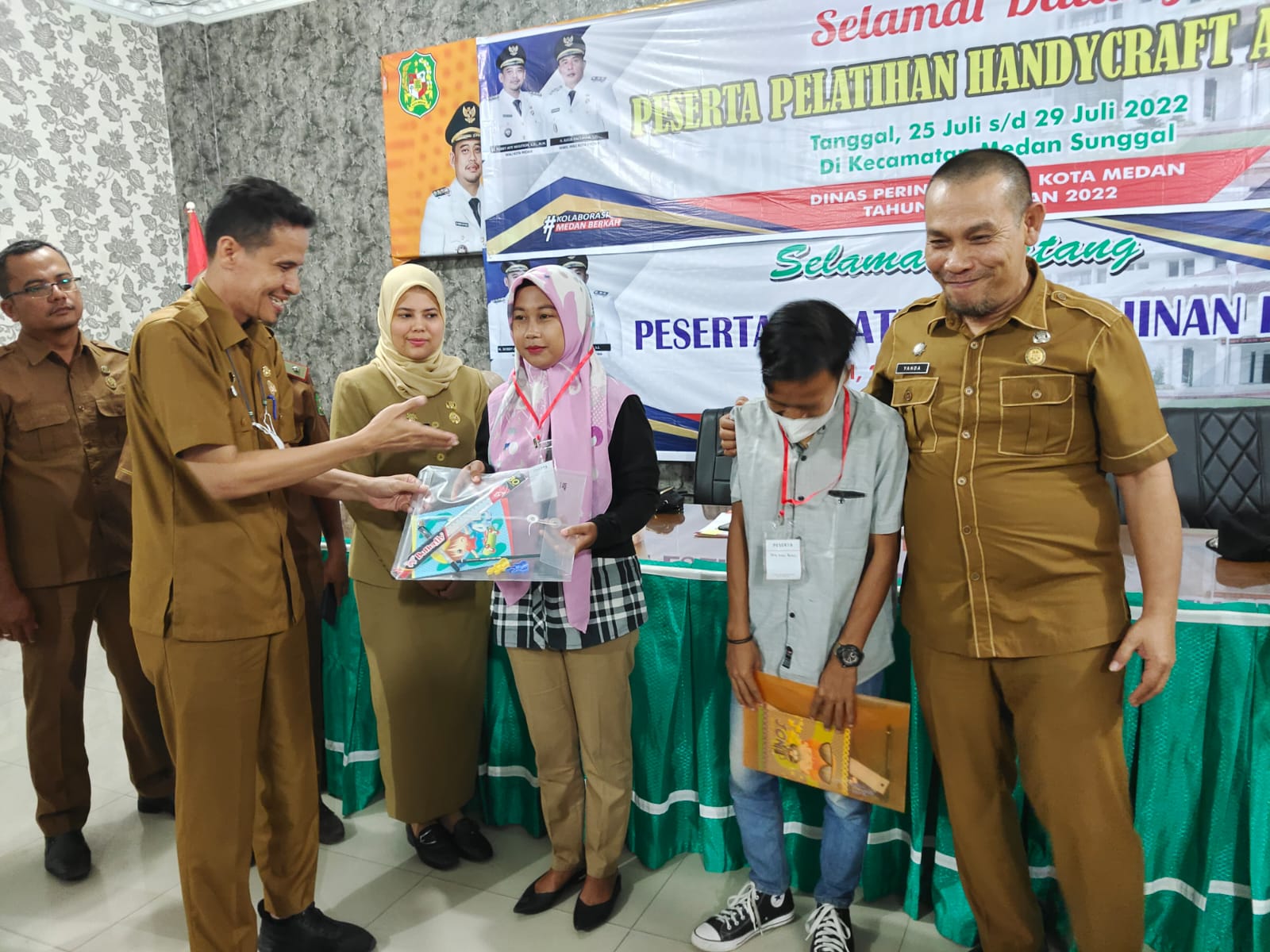 Tingkatkan Keterampilan Masyarakat, Dinas Perindustrian Kota Medan Adakan Pelatihan Handycraft Anyaman dan Kerajinan Rotan