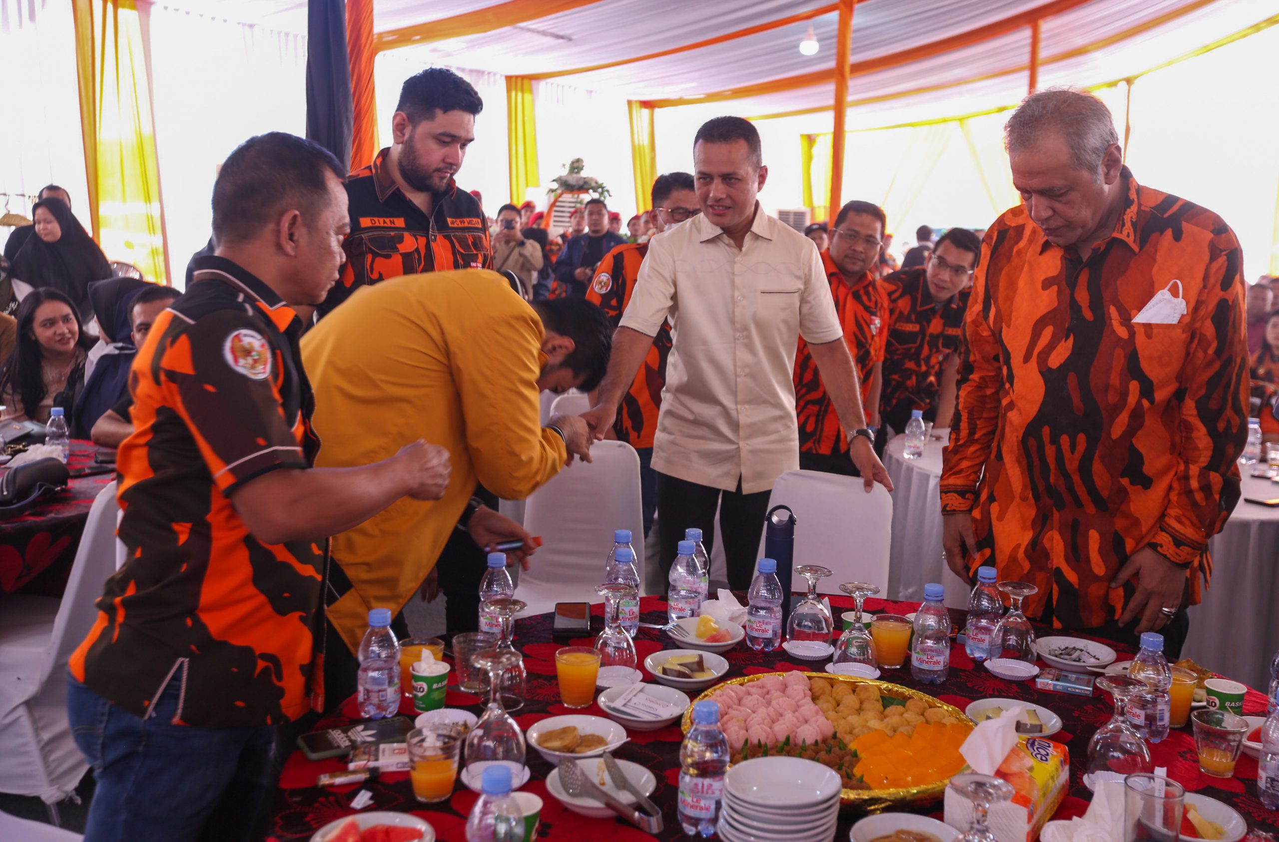Musa Rajekshah Apresiasi Pemotongan  Hewan Kurban dan Bakti Sosial MPC PP Medan