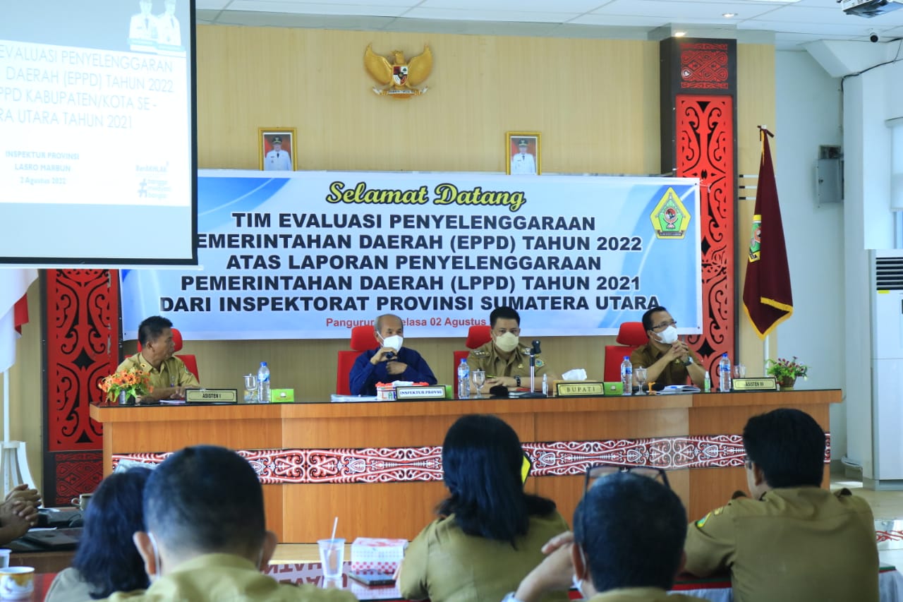Bupati Samosir membuka rapat Evaluasi LPPD oleh TIM EPPD Provinsi Sumatera Utara.