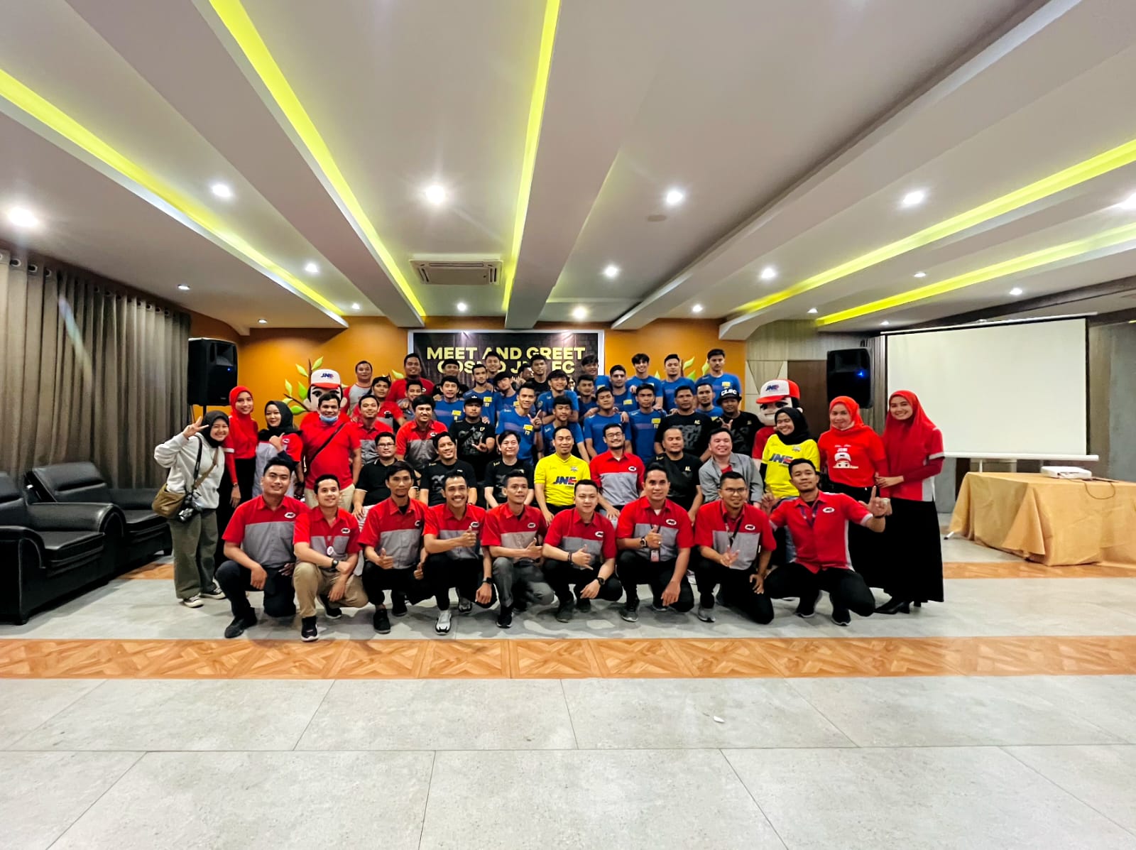 Cosmo JNE Libas Vamos dan Giga FC di GOR Serbaguna Medan