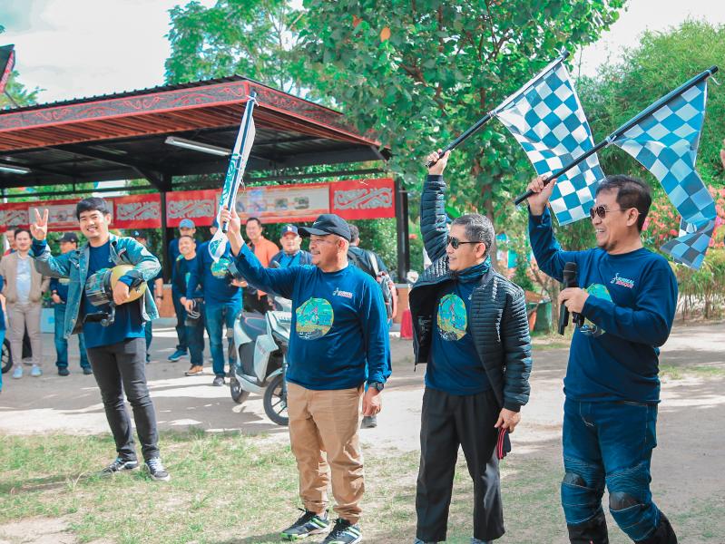 Dukung Energi Bersih, PLN UIW Sumut Kampanye Kendaraan Listrik di Pulau Samosir