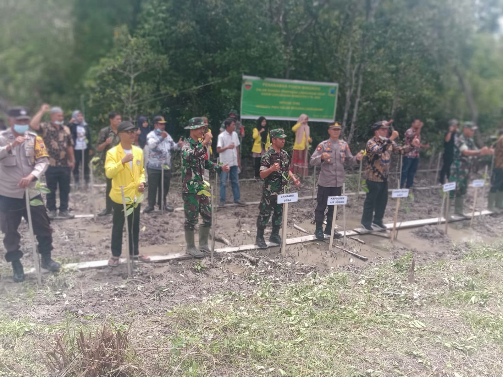 Polsek Air Joman Polres Asahan Hadiri Penanaman Hutan Mangrove Kodim 0208/AS Semester I Tahun 2022