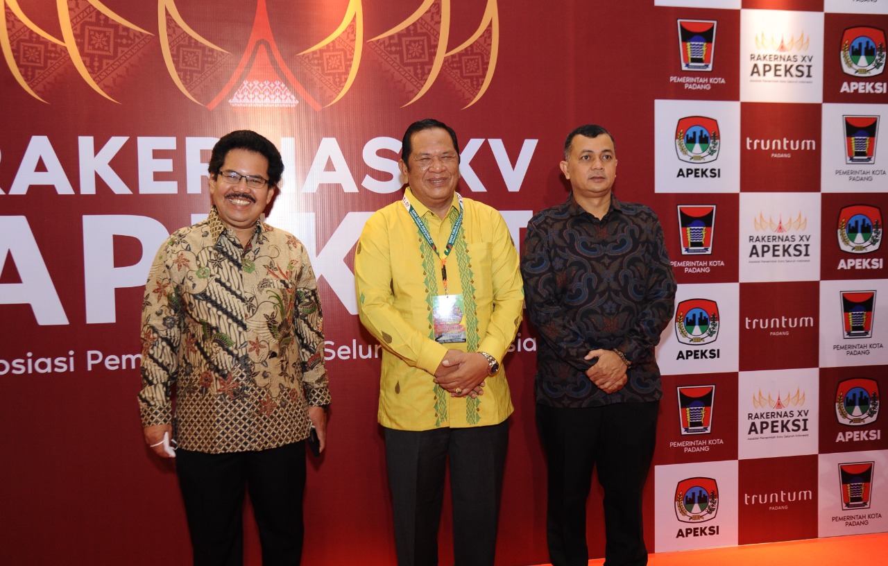 Walikota Padang Sidempuan Irsan Efendi Nasution SH menghadiri Welcome Dinner RakernasÂ  XV Apeksi 2022