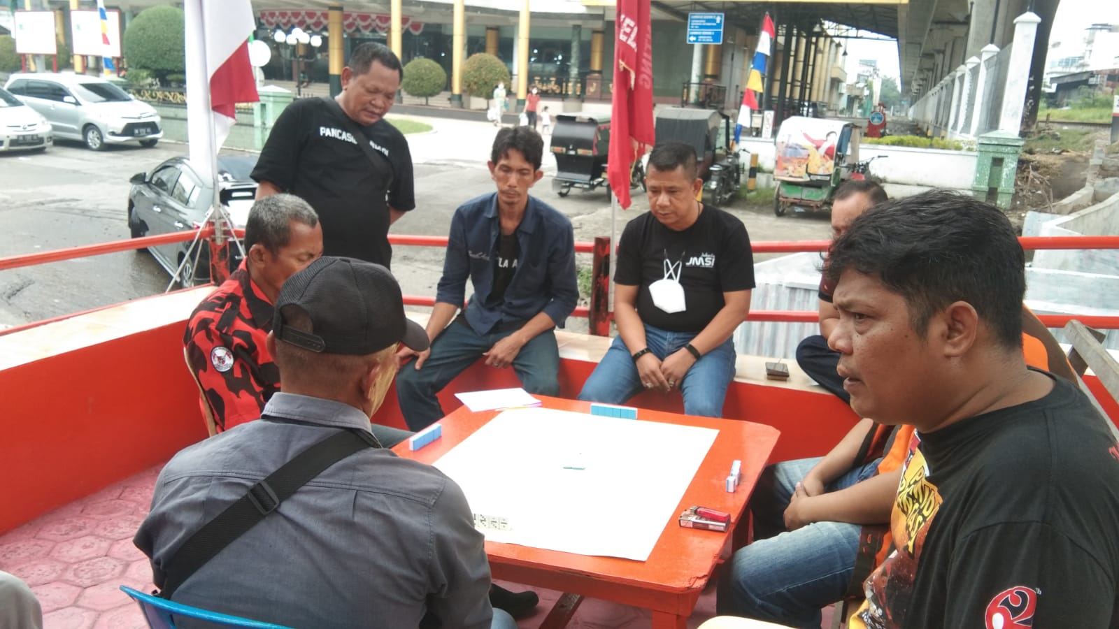 PAC PP Medan Area Gelar Berbagai Perlombaam HUT Ke 77,Â  Ketua Pewarta Ikut Lomba Dambatu GembiraÂ 