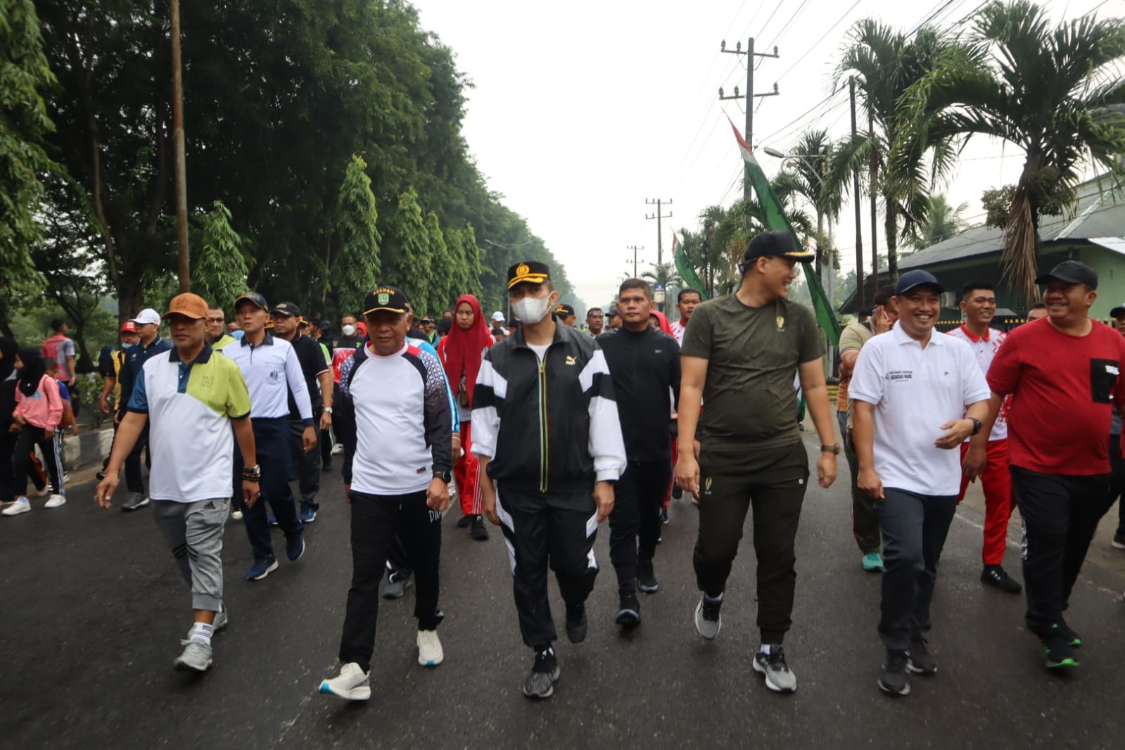 Jelang HUT RI Ke 77, Kapolres Asahan Bersama Forkopimda Gerak Jalan Santai