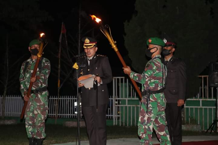 Kapolres Baru Toba Menjadi Inspektur Upacara Renungan Suci  Peringatan HUT RI Ke-77