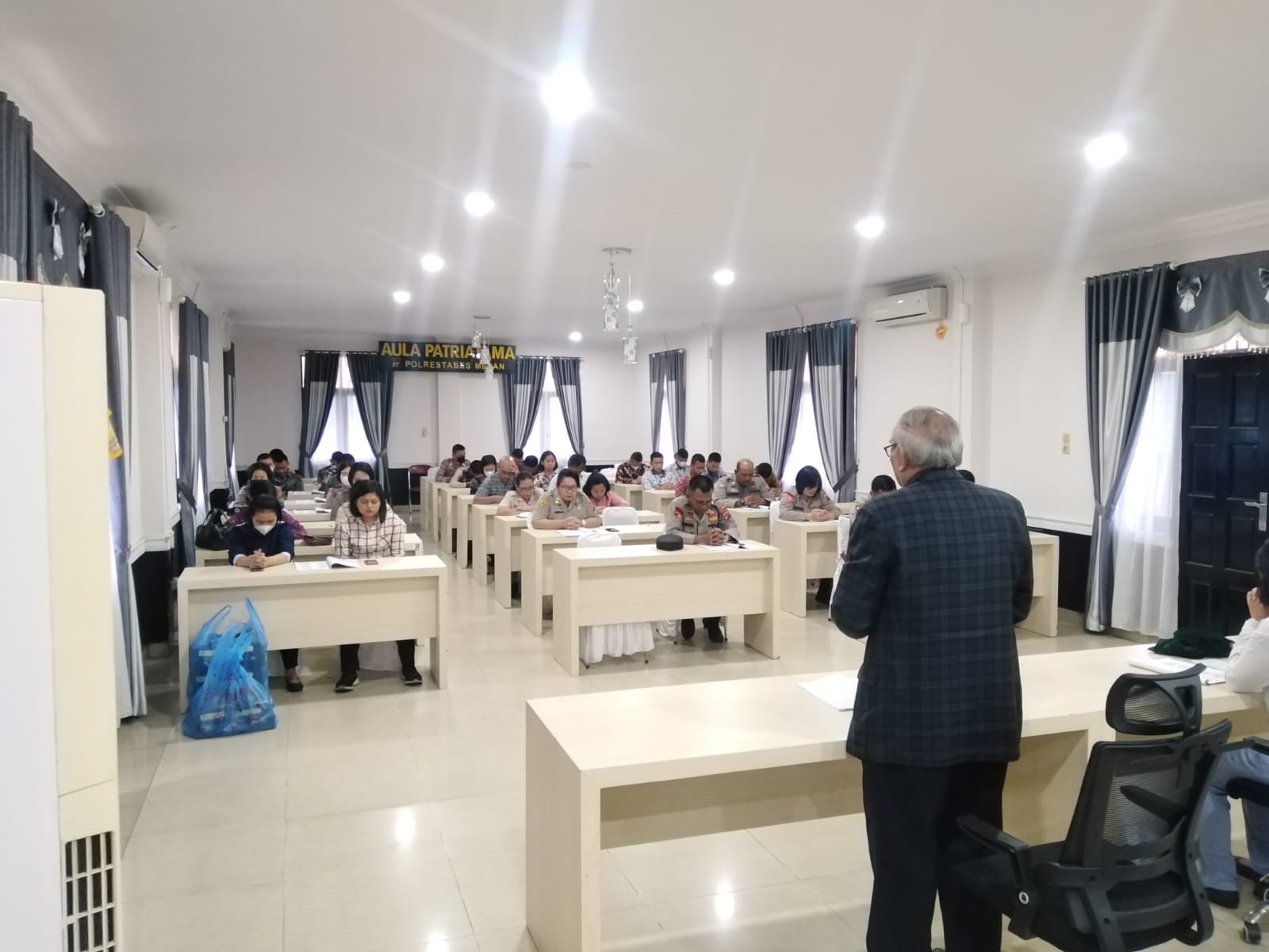 Polrestabes Medan Gelar Binrohtal Bagi Personel Beragama Nasrani