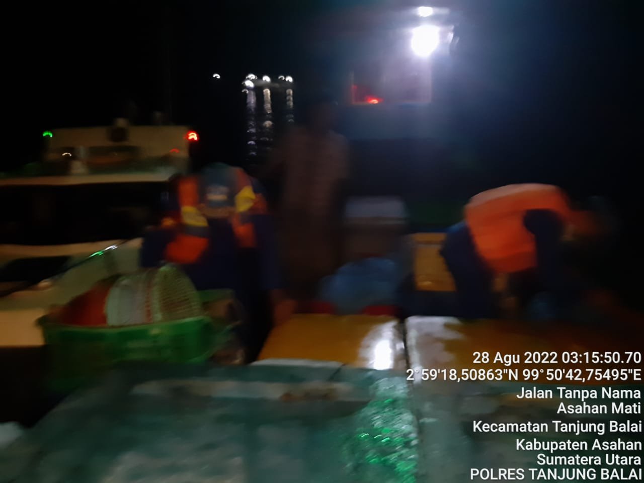 Kapal KM. Kejora Dihentikan Personil Satpolair Polres Tanjungbalai Saat Patroli Perairan