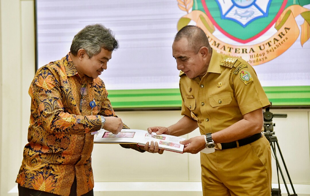 Edy Rahmayadi Terima Uang Kertas Baru Nomor Seri Sesuai Tanggal Kelahiran