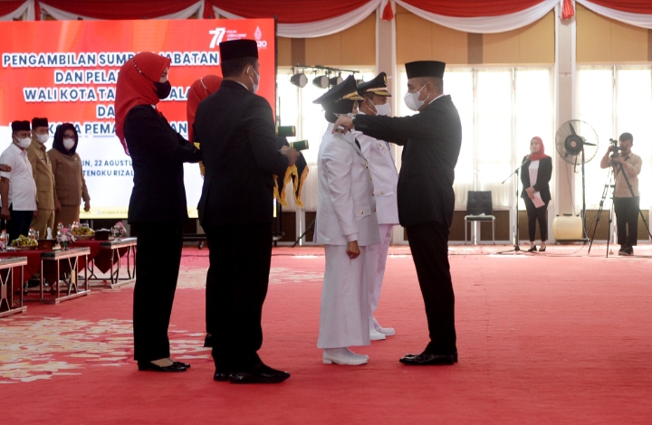 Lantik Walikota Pematangsiantar dan Tanjungbalai, Gubernur Edy Rahmayadi Minta Percepat Serapan Anggaran
