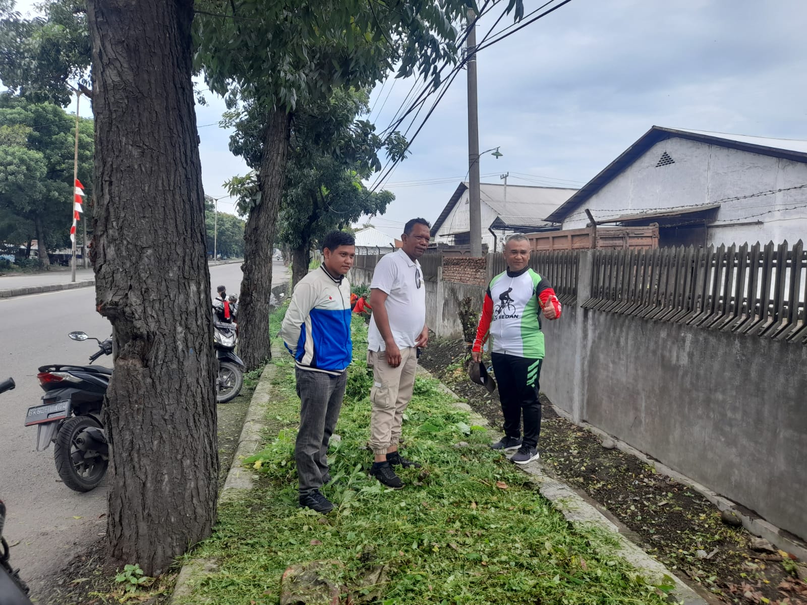 Kecamatan Medan Labuhan Normalisasi Drainase di Kelurahan Besar