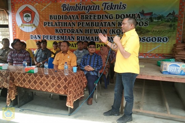 Bupati Pakpak Bharat Resmikan Rumah Kompos Binaan Kosgoro Di Desa Simberuna