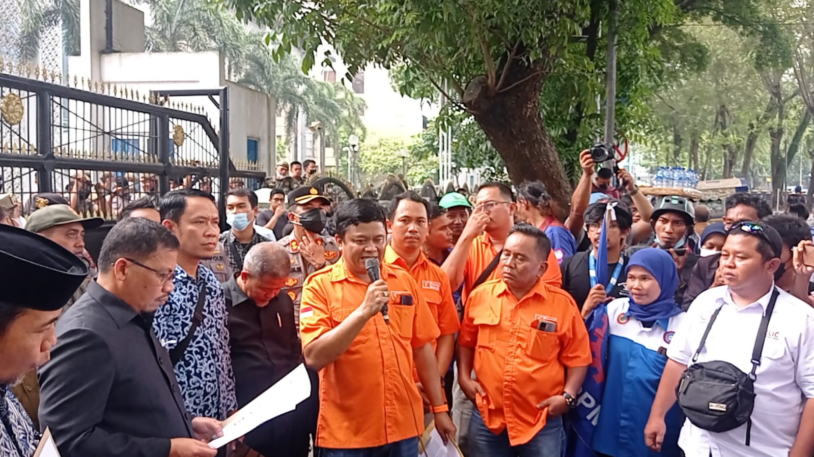 DPRD Sumut Dukung Aksi Buruh, Kirim Surat Ke Jokowi Batalkan Kenaikan BBM