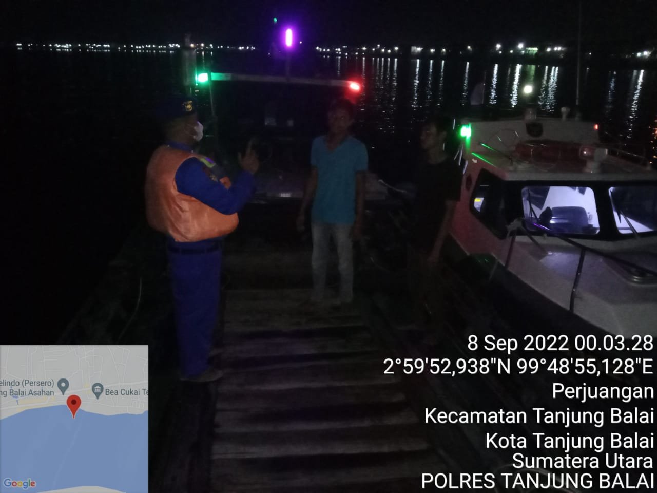 Guna Pemeriksaan, Personil Satpolair Polres Tanjungbalai Hentikan Kapal Tanpa Nama